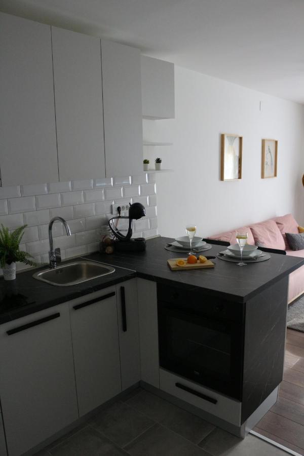 Luca, Digital Nomad Getaway Studio Apartment Zagreb Exterior foto